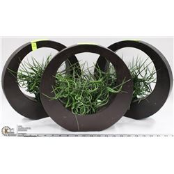 LOT OF THREE ART DÉCOR PLANTS