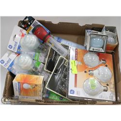 FLAT OF ASSORTED LIGHT BULBS AND FLASHLIGHT