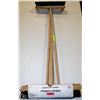 Image 1 : LOT OF 4 INDOOR  PUSH BROOMS