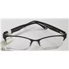 Image 1 : GLORIA BLACK MAXAZRIA EYE GLASSES