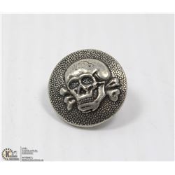 GERMAN WWII TOTENKOPT BUTTON MARKED RZM SS 155/38