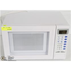 DANBY 700W MICROWAVE