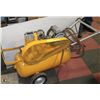 Image 1 : YELLOW AIR-O-MATIC 110V COMPRESSOR "SENIOR" ON