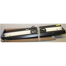 UNDER MOUNT FLUORESCENT LIGHT WITH 3 SETTINGS