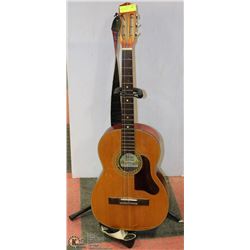 SUZUKI NO9 GUITAR W/ STRAP AND STAND