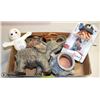 Image 1 : BOX WITH ELEPHANT STATUE AND ASSORTED DECORATIONS