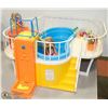 Image 1 : 1980'S BARBIE DREAM SWIMMING POOL