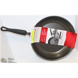 KITCHENAID 12.5" BLACK SKILLET NONSTICK ON CHOICE