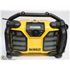 Image 1 : DEWALT WORKSTATION CHARGER RADIO 12V MAX - 20V