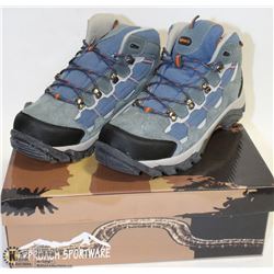 PAIR OF APPROACH SPORT WEAR SIZE 9.5 DARK GREY-