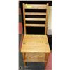 Image 1 : 1 STEP WOOD CHAIR