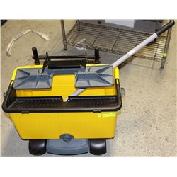 MOP BUCKET ON CASTERS WITH HANDLE