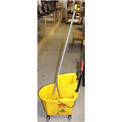 RUBBERMAID WAVEBRAKE MOP BUCKET W/ MOP