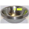 Image 1 : LOT OF 12 S/S MIXING BOWLS 11.5" DIAMETER
