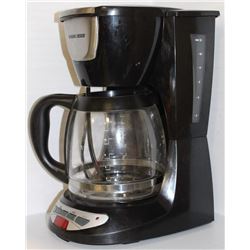 BLACK & DECKER PROGRAMMABLE 12 CUP COFFEE MAKER