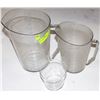 Image 1 : LOT OF 2 MEASURING PITCHERS