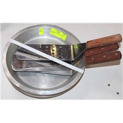 LOT OF 10" PIE PLATES AND 4 LIFTERS