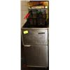 Image 1 : #7 MKE GAS DEEP FRYER WITH DOUBLE BASKET M#PG-115
