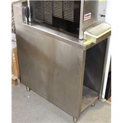 STAINLESS STEEL TABLE 16"X33"X34"