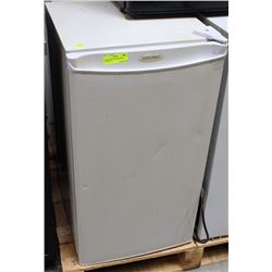 DANBY DCR033W MINI FRIDGE 18.5X18X32