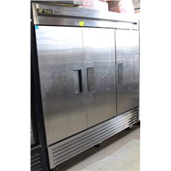 TRUE 3 DOOR LOCKING FREEZER WITH KEYS AND MANUAL