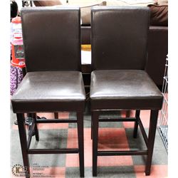 PAIR OF LEATERETTE BAR STOOLS
