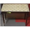 Image 1 : A VINTAGE PIANO STOOL