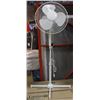Image 1 : WHITE FLOOR FAN
