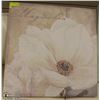 Image 1 : FLORAL PRINT ON CANVAS 26.5X26.5