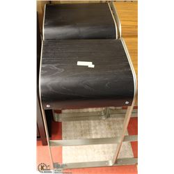2 MATCHING BLACK OAK BAR STOOLS 30"H