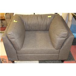 SHOWHOME SQUARE BROWN FABRIC CHAIR 33X43