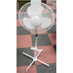 WHITE FLOOR FAN