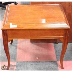 ETHAN ALLEN SIDE TABLE