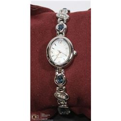 MOTHER OF PEARL FACED LADIES QUARTZ