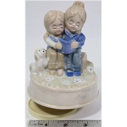 KIDS WITH BOOK MUSICAL ORNAMENT