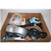 Image 1 : LARGE BOX W/LOTS OF DOG CARE ITEMS INCL.