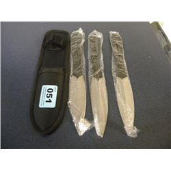 NEW 3 PC THROWING KNIFE SET