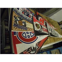 10 HOCKEY PENNANTS