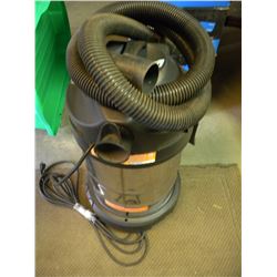 KUBOTA SHOP VAC WITH HOSE