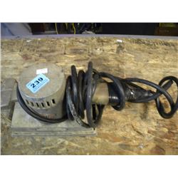 BLACK AND DECKER SANDER