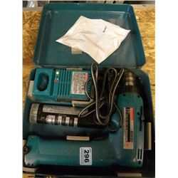 MAKITA CORDLESS DRILL WITH BATTERY/CHARGER/CASE
