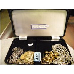 7 ASSORTED NECKLACES