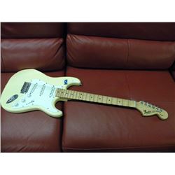 FENDER STRATOCASTER 6 STRING ELECTRIC GUITAR