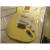 Image 9 : FENDER STRATOCASTER 6 STRING ELECTRIC GUITAR