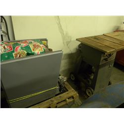VINTAGE TABLE SAW/VINTAGE HEATER