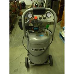 UPRIGHT AIR COMPRESSOR