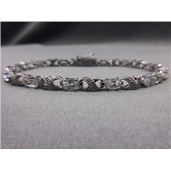 BRACELET - 6.84CT WHITE TOPAZ & DIAMOND IN STERLING SILVER CROSS OVER LINK DESIGN - INCLUDES CERTIFI