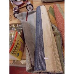 AREA CARPET - CONTEMPORARY STRIPED DESIGN - APPROX. 5 X 7'