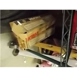 YAKIMA SKI/SNOWBOARD HOLDER - 3 TTL