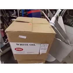 CASE OF WHITE OIL - PDI - 4-4LT JUGS CASE